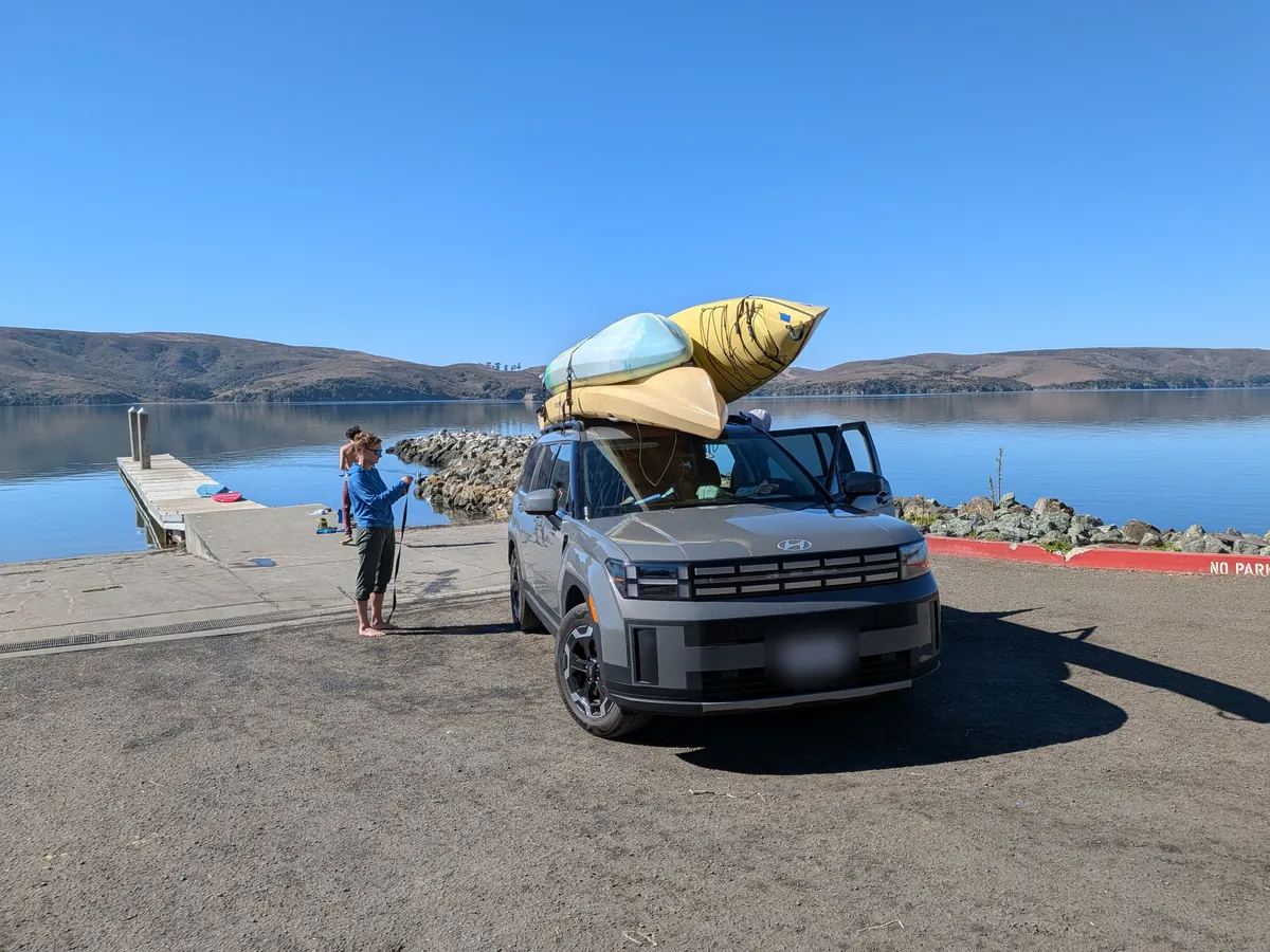 Loading kayaks onto the car at Miller Boat Launch